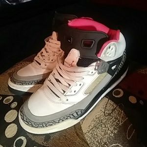 Jordan sneakers pink, gray & black